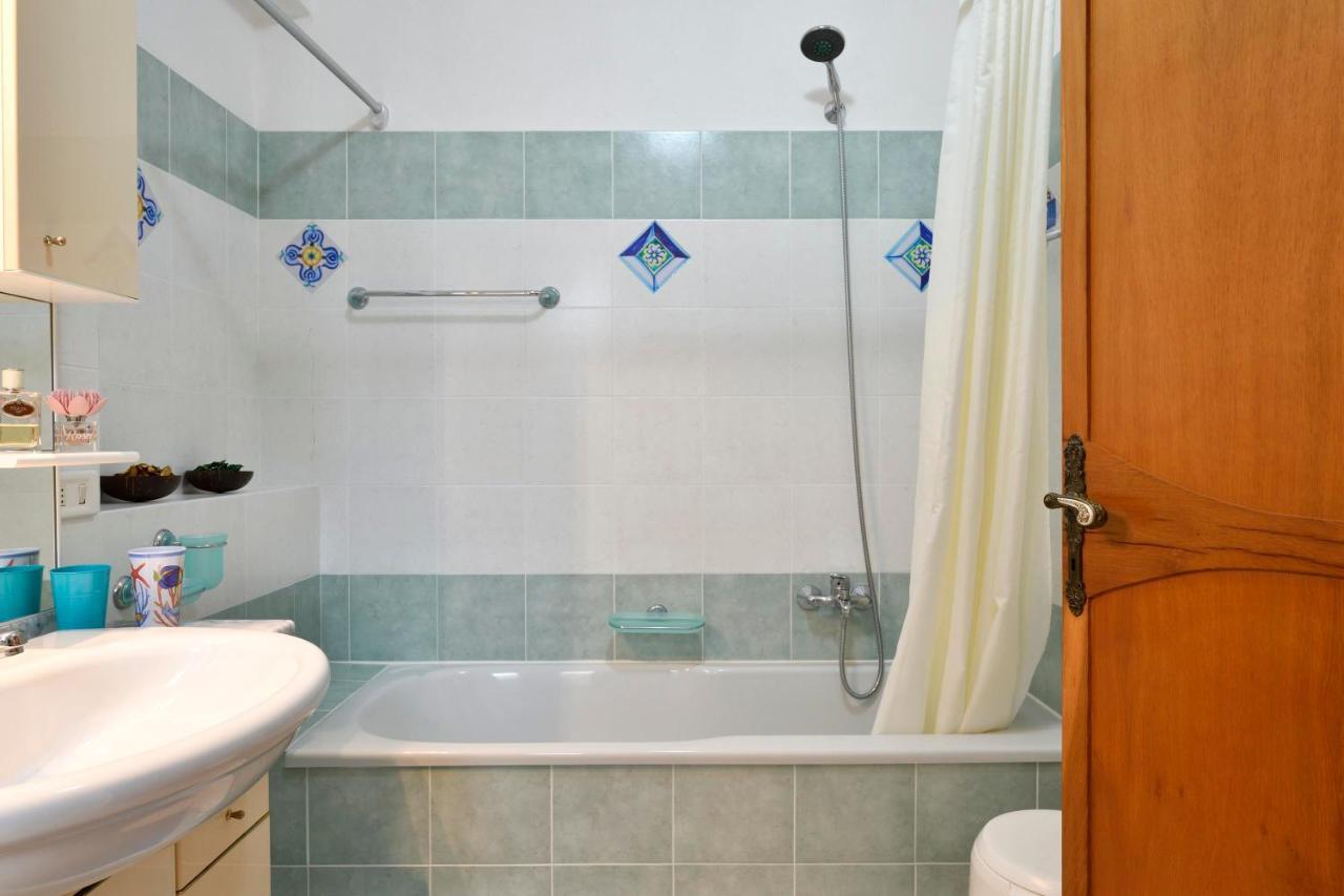 Appartamento Holiday Cala Gonone Exteriör bild