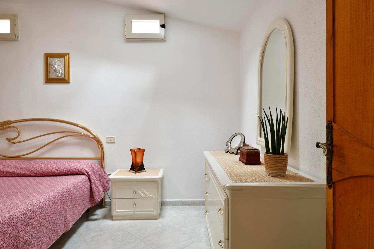 Appartamento Holiday Cala Gonone Exteriör bild